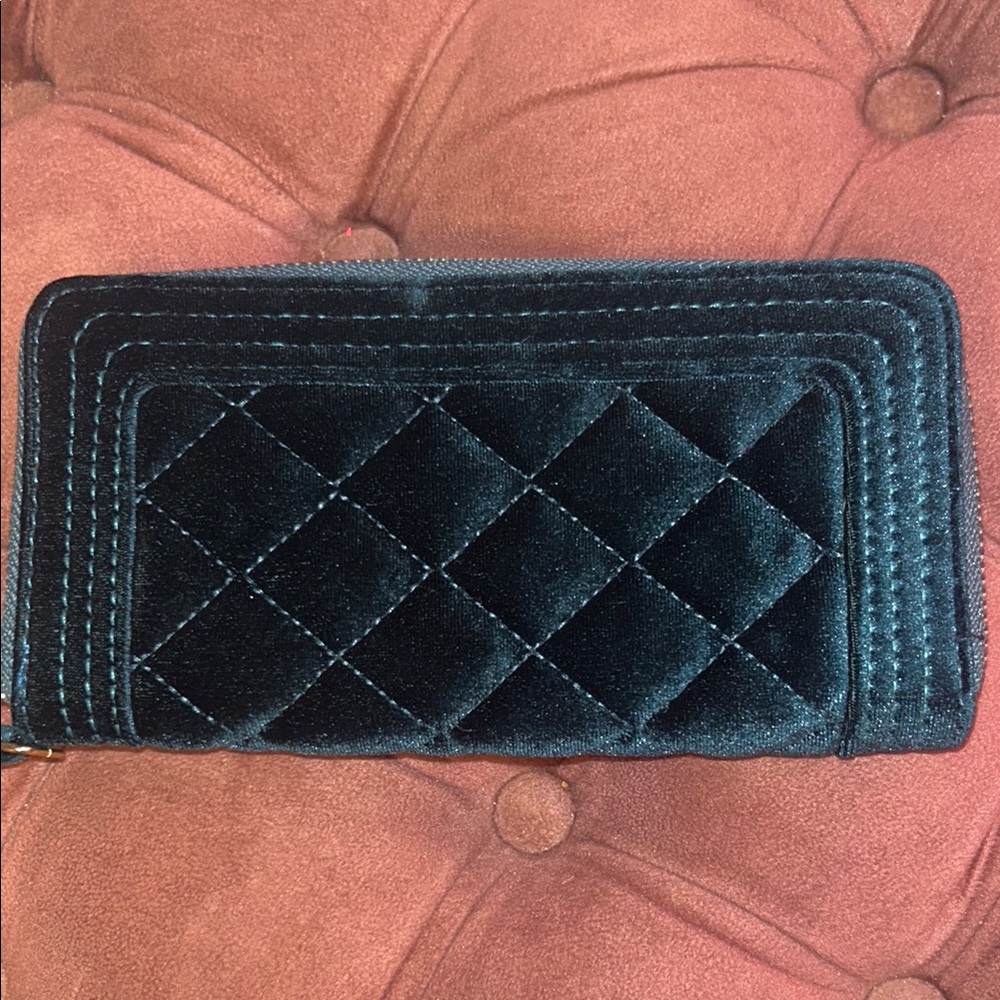 Elegant Black Quilted Women's Wallet